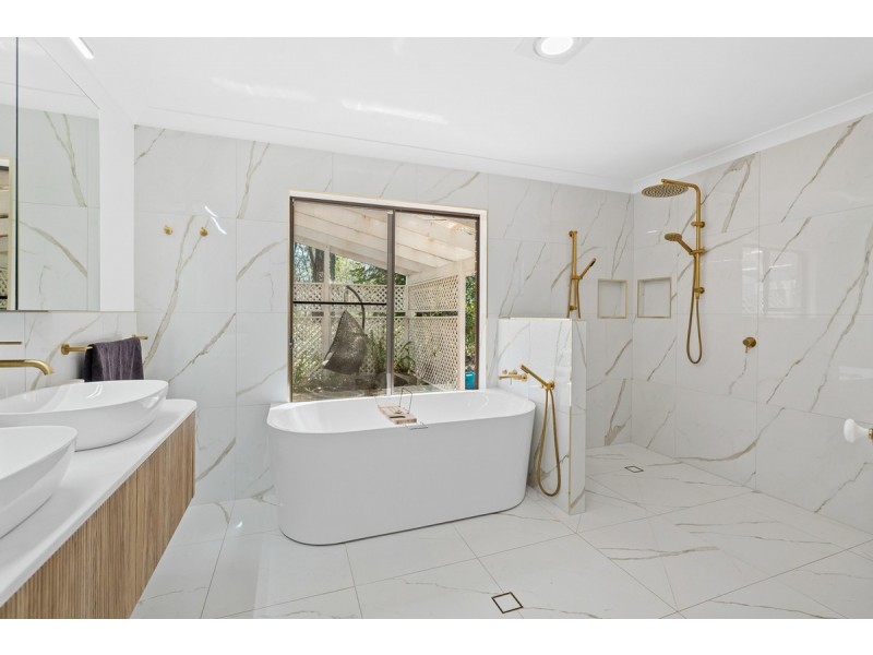 121 Pioneer Road, Sheldon QLD 4157