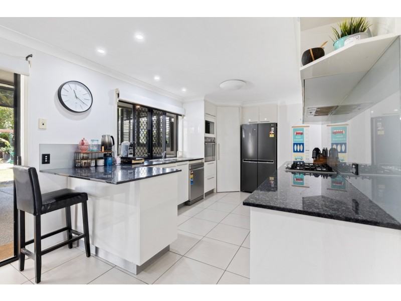 21 Dawn Crescent, Thornlands QLD 4164