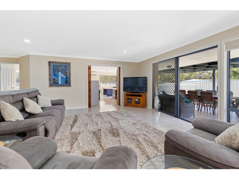 33 Mergowie Drive, Cleveland QLD 4163