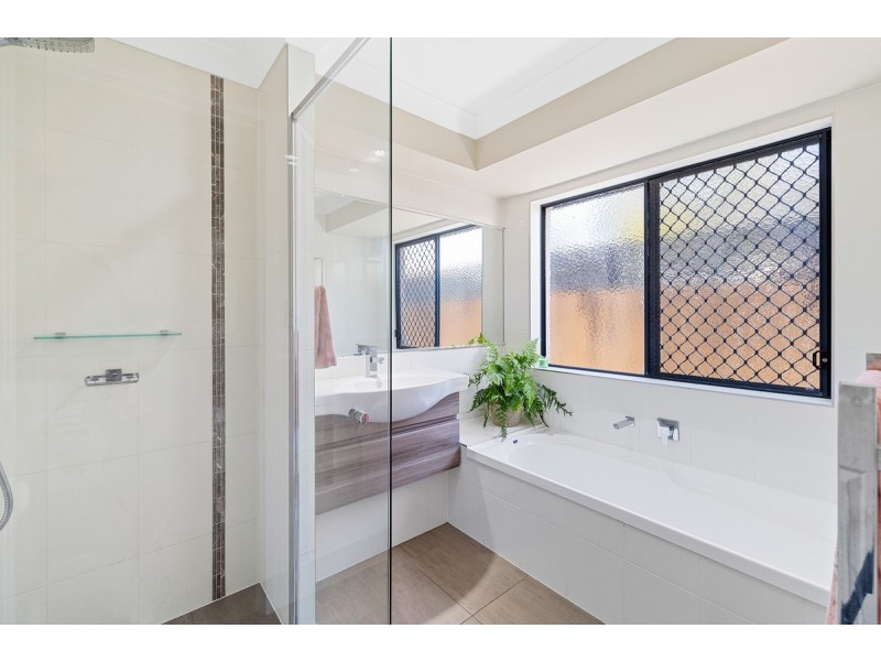 33 Mergowie Drive, Cleveland QLD 4163