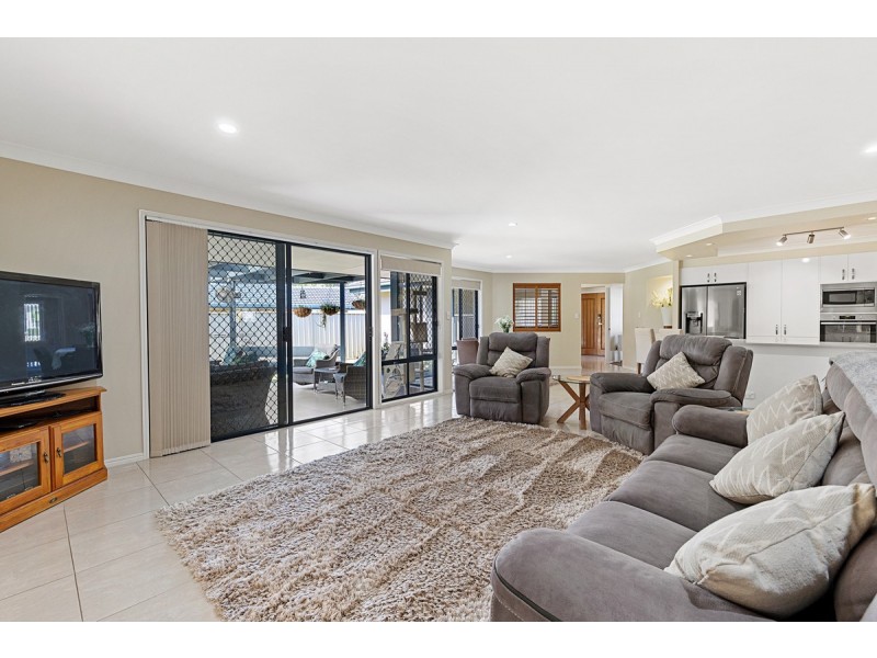 33 Mergowie Drive, Cleveland QLD 4163