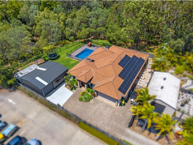 6 Emperor Drive, Redland Bay QLD 4165