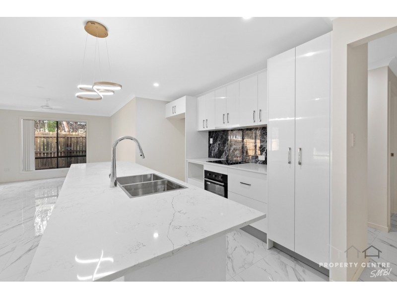 8 Nautilus Parade, Russell Island QLD 4184
