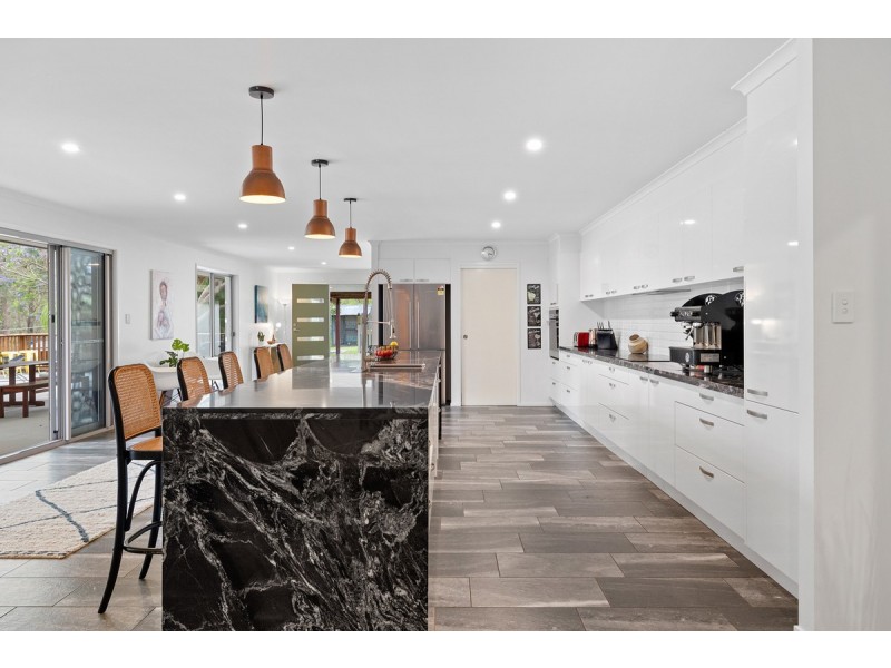 249 Avalon Road, Sheldon QLD 4157