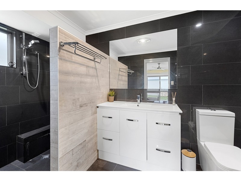 249 Avalon Road, Sheldon QLD 4157