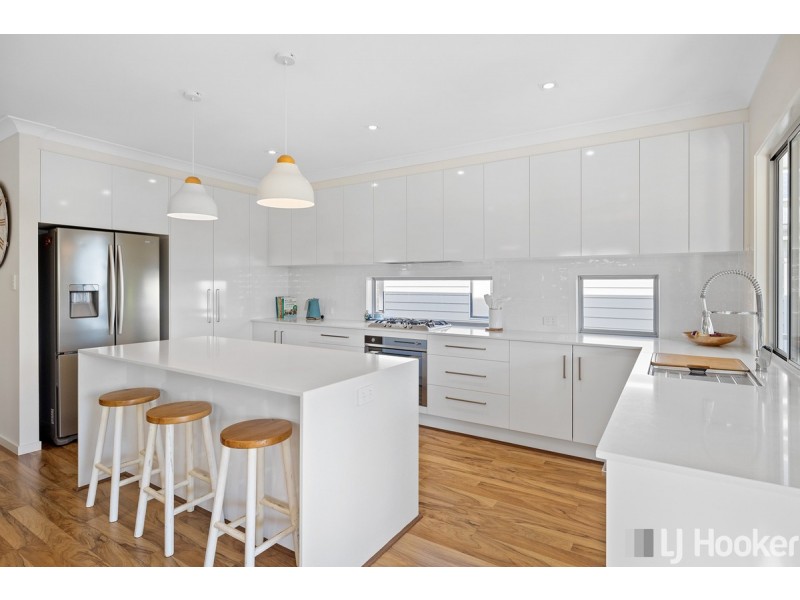 8 Russell Street, Cleveland QLD 4163