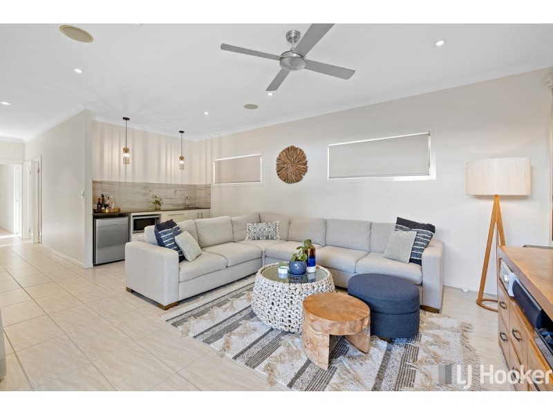 8 Russell Street, Cleveland QLD 4163