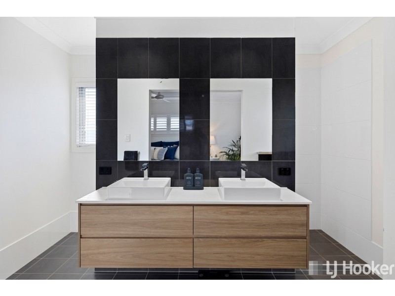 8 Russell Street, Cleveland QLD 4163