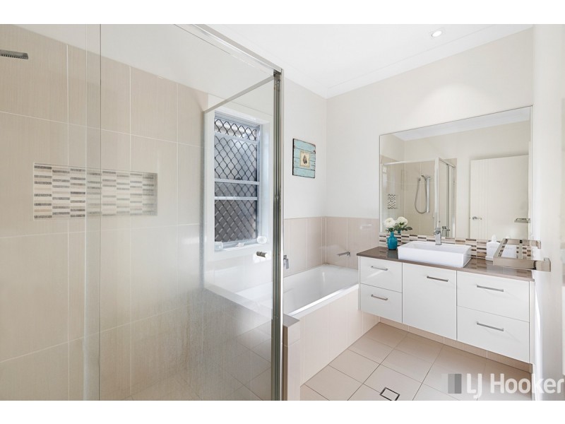 8 Russell Street, Cleveland QLD 4163