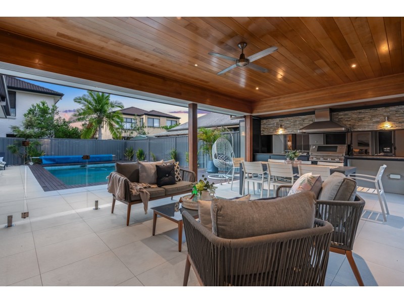 105 Thomas Macleod Avenue, Sinnamon Park QLD 4073