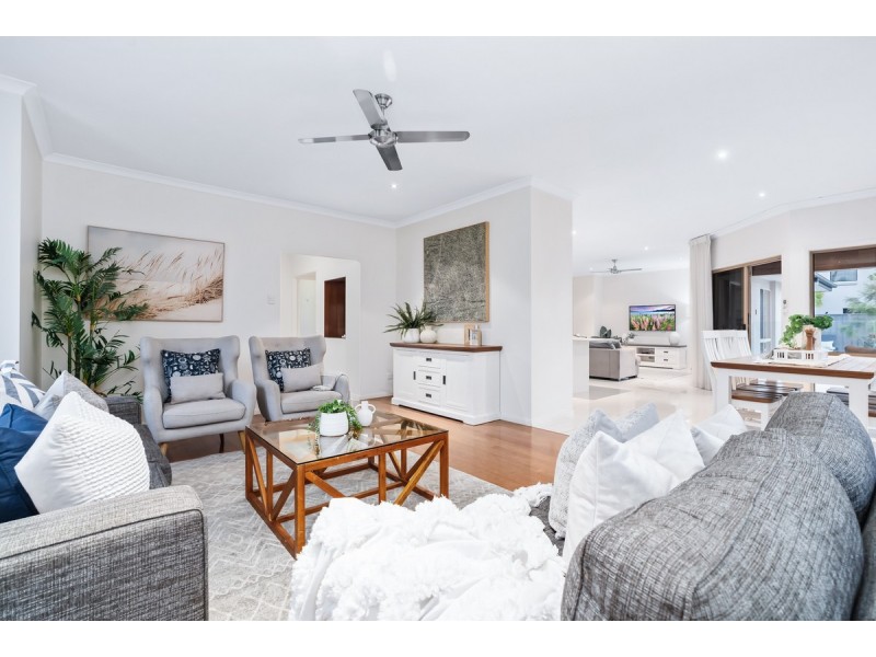 105 Thomas Macleod Avenue, Sinnamon Park QLD 4073