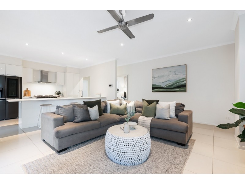 105 Thomas Macleod Avenue, Sinnamon Park QLD 4073