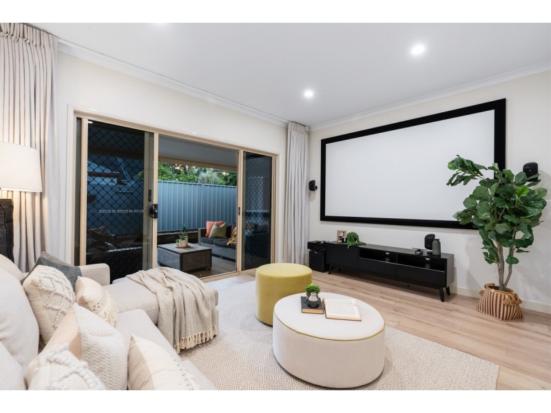 105 Thomas Macleod Avenue, Sinnamon Park QLD 4073