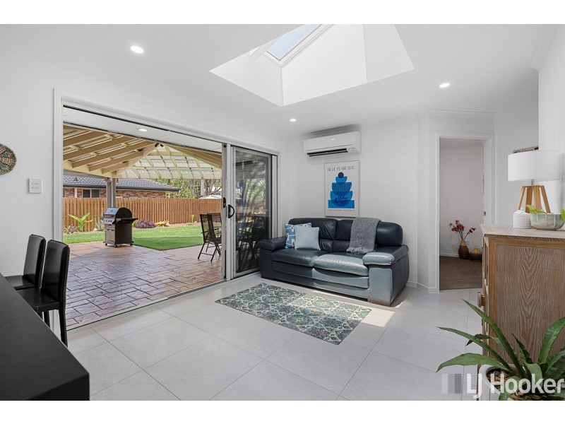 11 Pinelands Circuit, Redland Bay QLD 4165