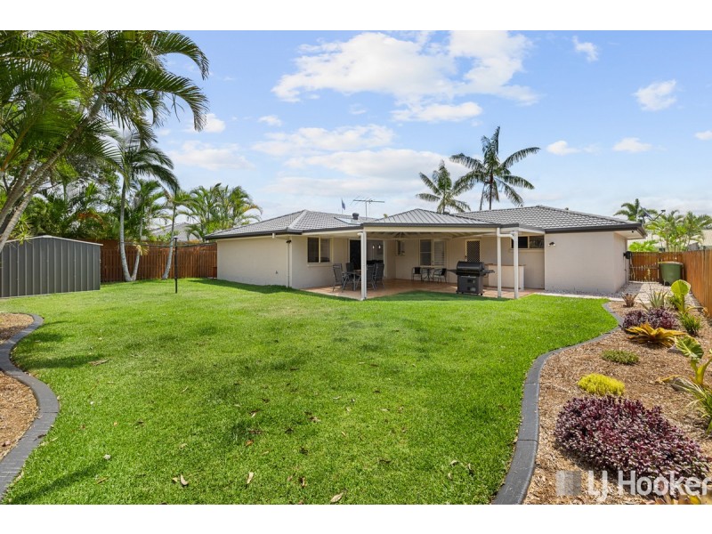 11 Pinelands Circuit, Redland Bay QLD 4165