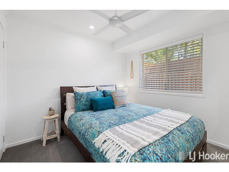 11 Pinelands Circuit, Redland Bay QLD 4165