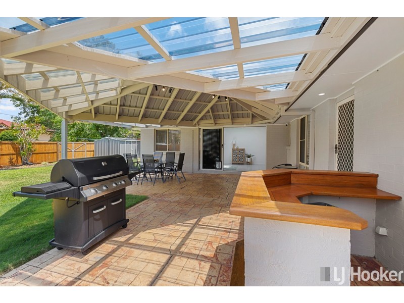 11 Pinelands Circuit, Redland Bay QLD 4165