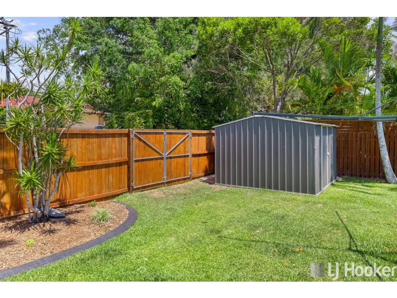 11 Pinelands Circuit, Redland Bay QLD 4165