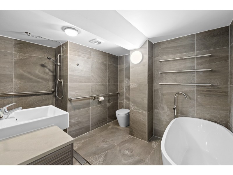 8 Benfer Road, Victoria Point QLD 4165