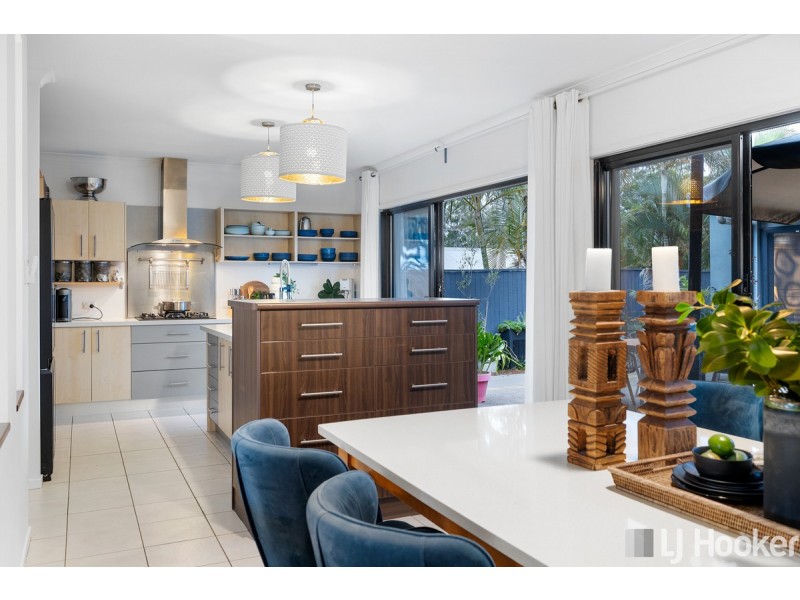 19 Ribonwood Street, Thornlands QLD 4164