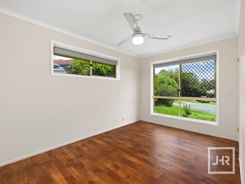 4 Troy Close, Edens Landing QLD 4207