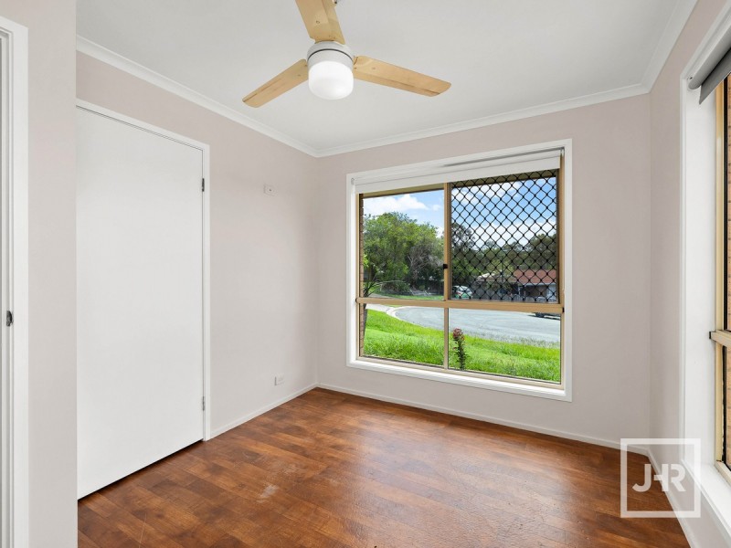 4 Troy Close, Edens Landing QLD 4207