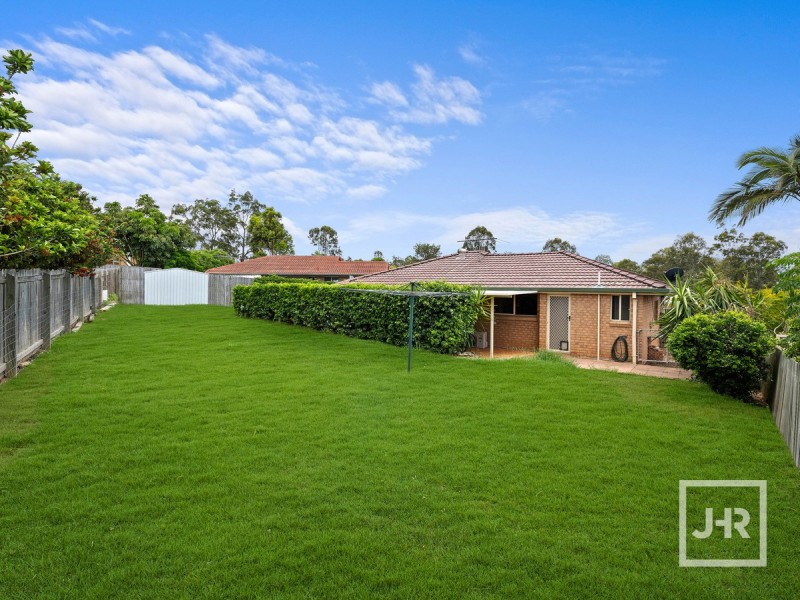 4 Troy Close, Edens Landing QLD 4207