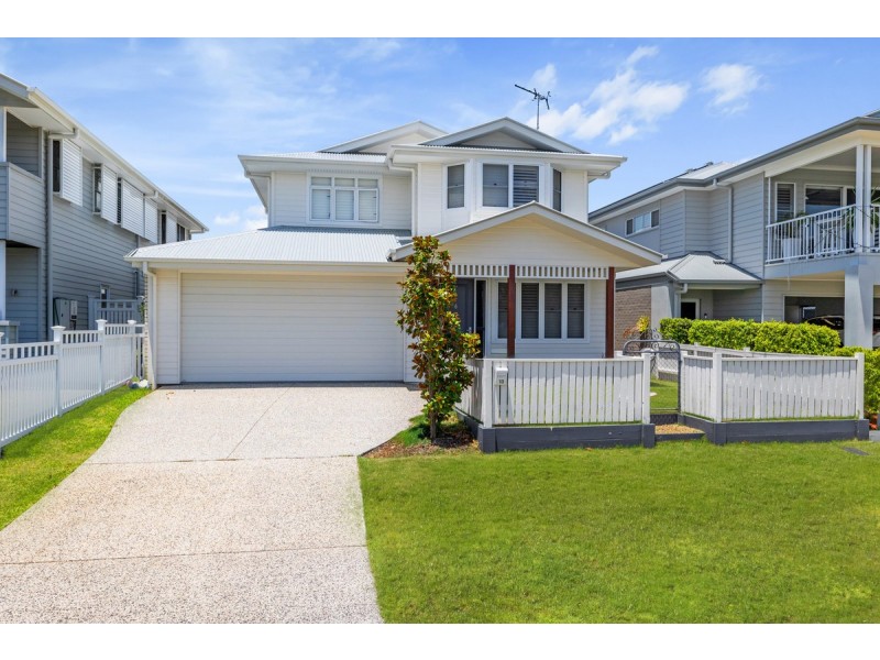 13 Simon Street, Victoria Point QLD 4165