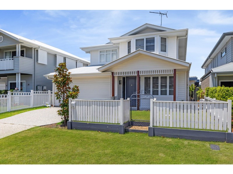 13 Simon Street, Victoria Point QLD 4165