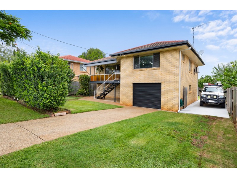 14 Christina Street, Wellington Point QLD 4160