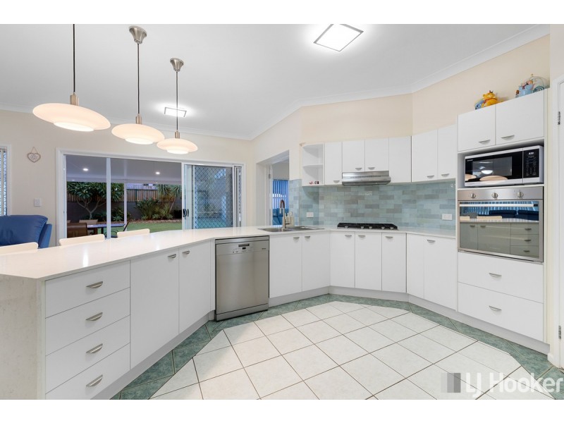 9 Newcomb Court, Redland Bay QLD 4165