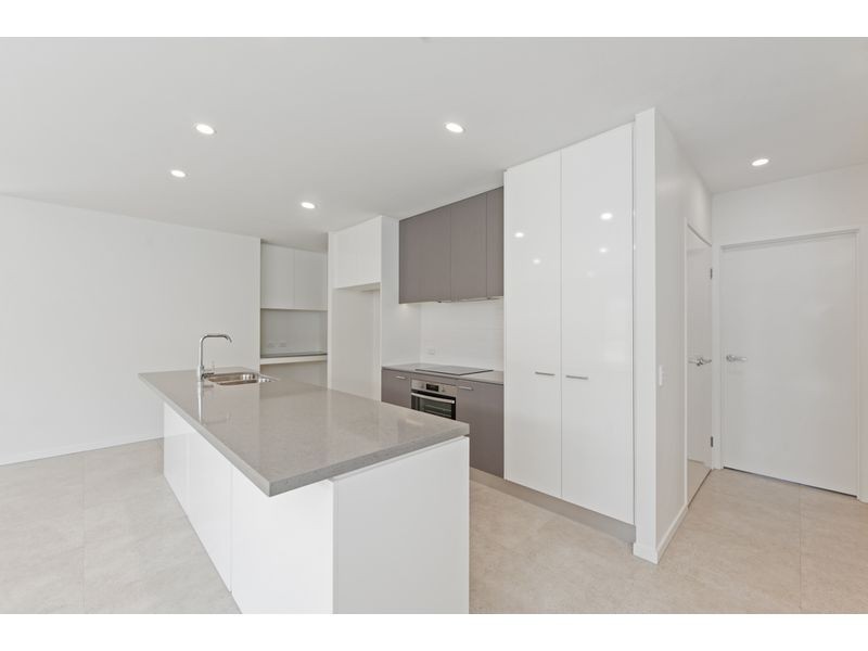 7 Bridgewater Crescent, Redland Bay QLD 4165