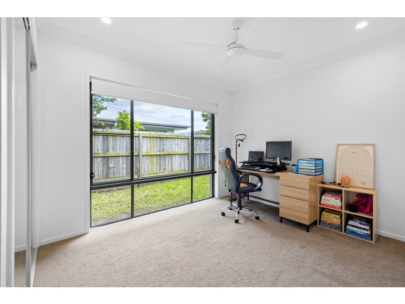 7 Bridgewater Crescent, Redland Bay QLD 4165