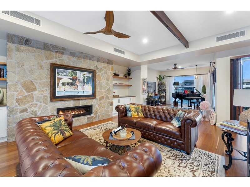 19 Sentinel Court, Raby Bay QLD 4163
