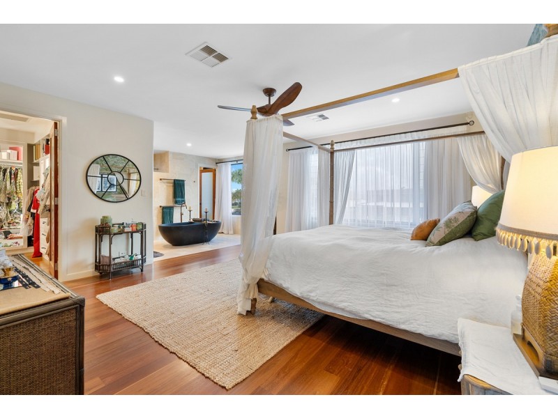 19 Sentinel Court, Raby Bay QLD 4163
