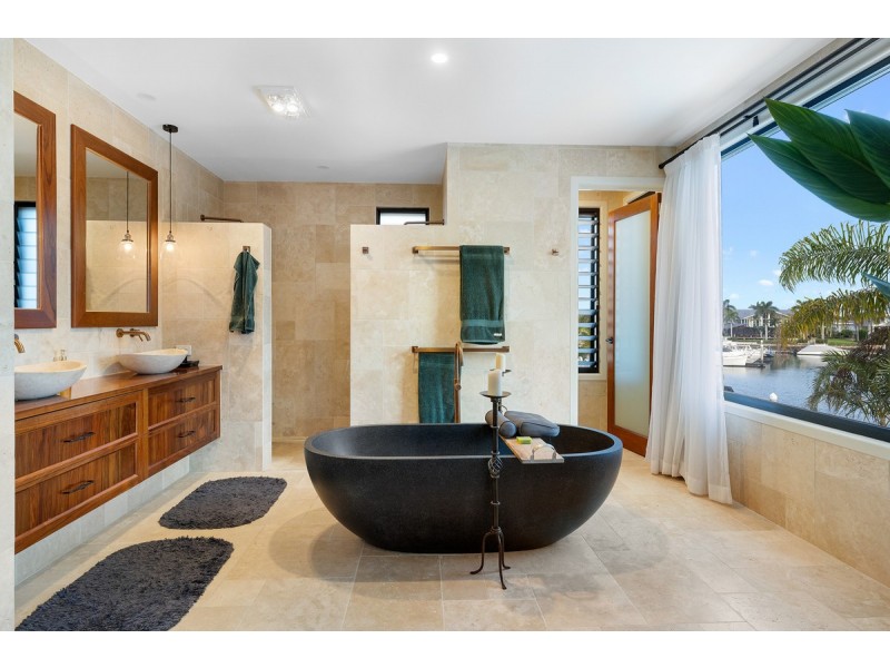 19 Sentinel Court, Raby Bay QLD 4163