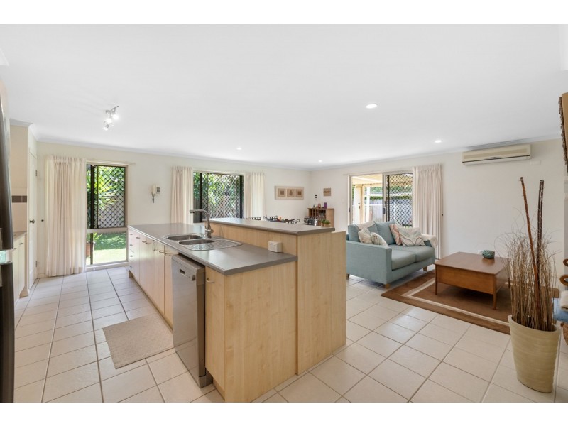 11 Kimbolton Drive, Redland Bay QLD 4165