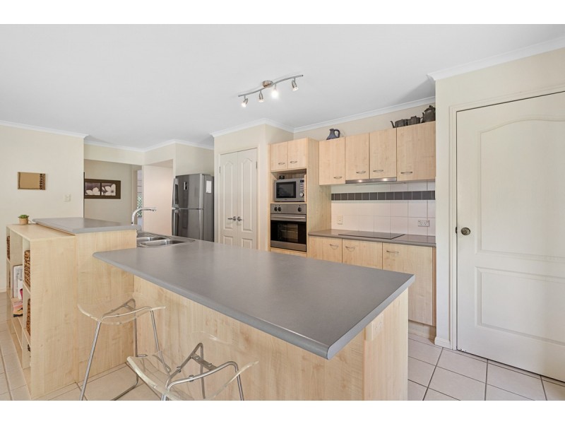 11 Kimbolton Drive, Redland Bay QLD 4165