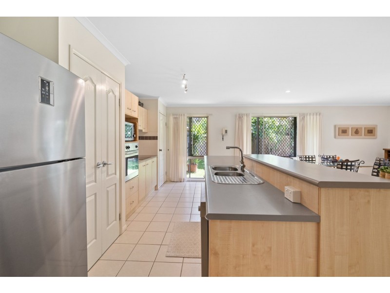 11 Kimbolton Drive, Redland Bay QLD 4165