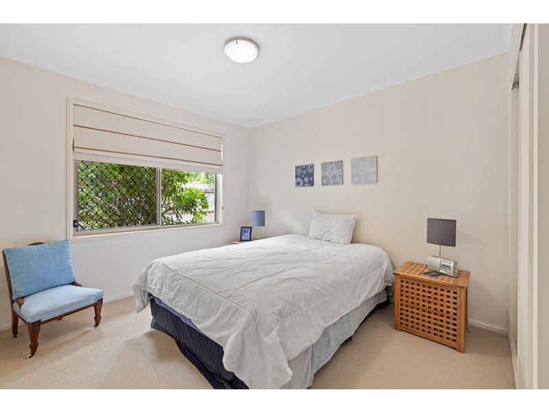 11 Kimbolton Drive, Redland Bay QLD 4165