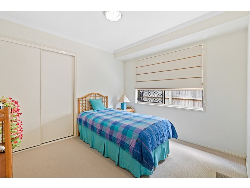11 Kimbolton Drive, Redland Bay QLD 4165