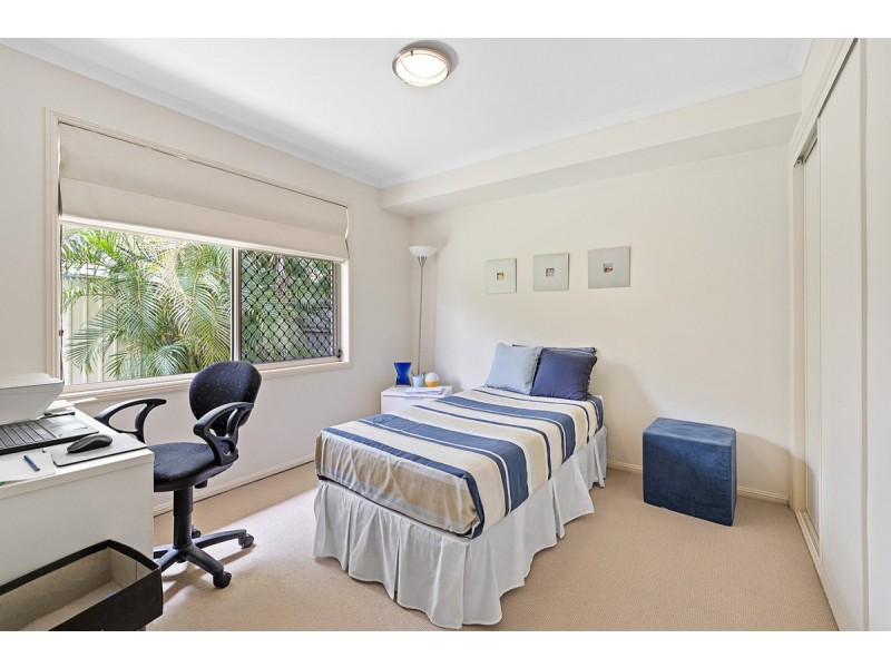 11 Kimbolton Drive, Redland Bay QLD 4165
