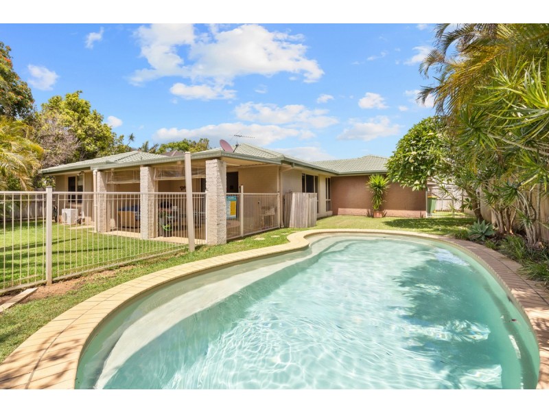 11 Kimbolton Drive, Redland Bay QLD 4165