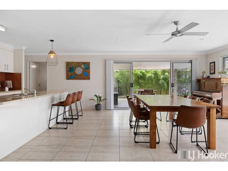 27 Parkgrove Street, Birkdale QLD 4159