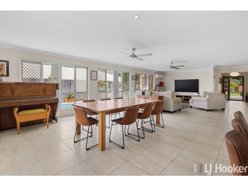 27 Parkgrove Street, Birkdale QLD 4159