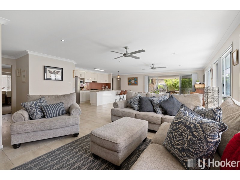 27 Parkgrove Street, Birkdale QLD 4159