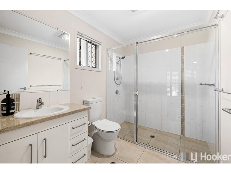 27 Parkgrove Street, Birkdale QLD 4159