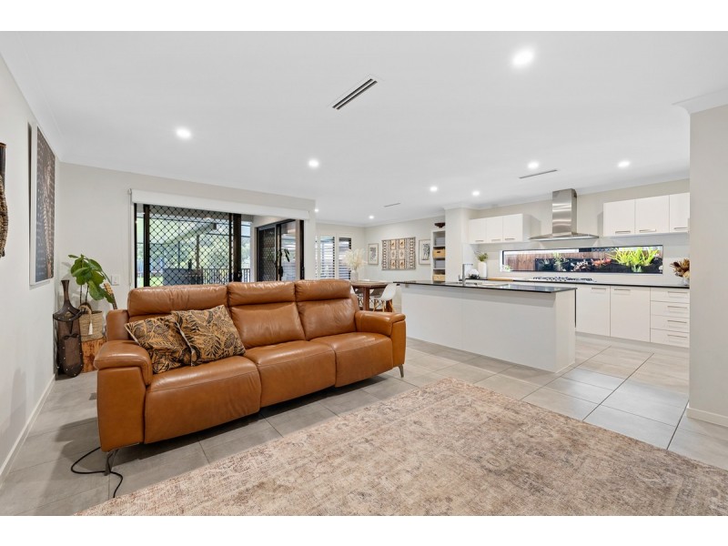 11 Maud Street, Birkdale QLD 4159