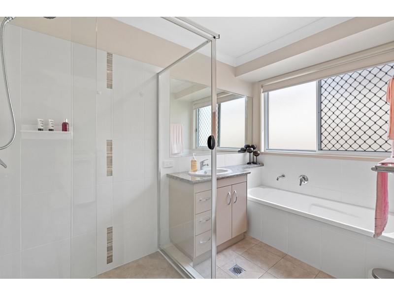 29 Lancaster Circuit, Redland Bay QLD 4165