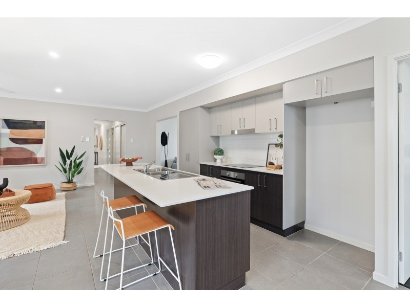 55 Swansea Circuit, Redland Bay QLD 4165